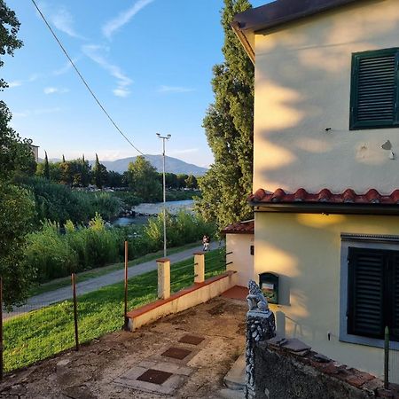 La Casina Sul Fiume Leilighet Prato  Eksteriør bilde